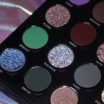 Coalescence x noopur_makeup Magnetic Palette