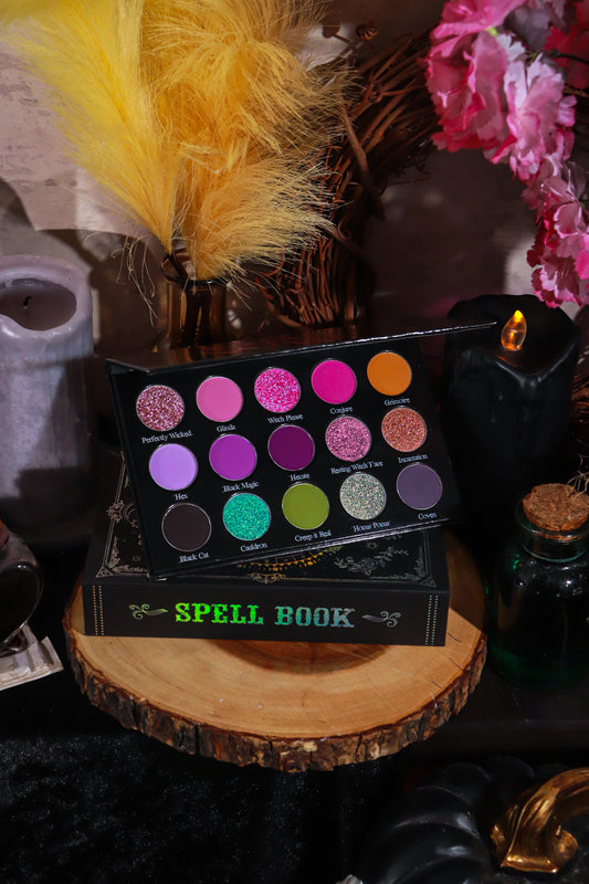 Basic Witch Magnetic Palette