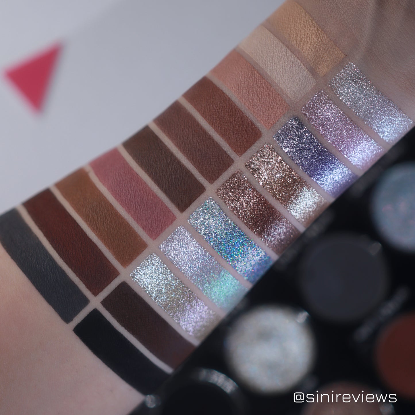 uNoRiGiNaL nUdEs Magnetic Palette